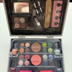 Brand new Technic make up set