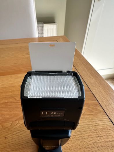 Yongnuo universal speed light