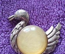 Miss Selfridge Vintage-Style Swan Brooch (Early 2010s)