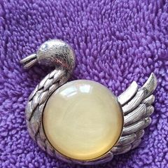 Miss Selfridge Vintage-Style Swan Brooch (Early 2010s)