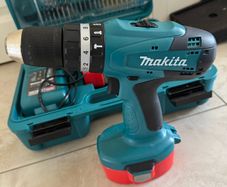 MAKITA 8391DWPETK 18V 13mm Combi Cordless Drill with 101 Piece Accessory Kit
