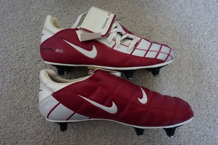 Football Boots Nike Total 90 II Red/White (2002) Size 7UK SG