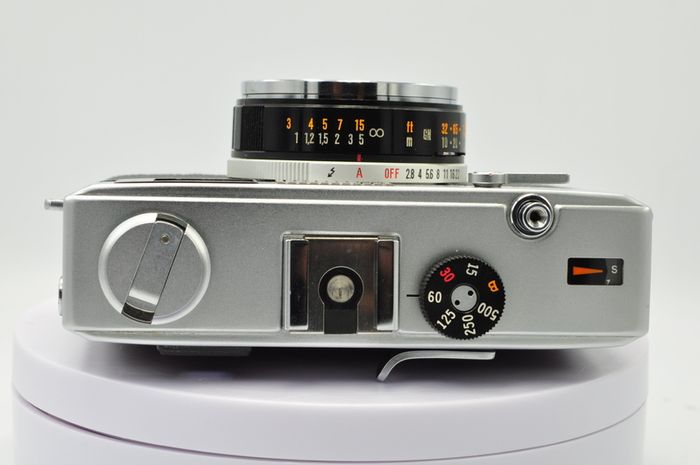 Olympus 35RC 35mm film rangefinder camera in good condition With E-zuiko 42mm f2.8 super sharp lens(No Leica, NO Canon QL17,No Yashica