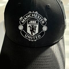 Manchester United New Era Black 9FORTY Crest Cap Excellent