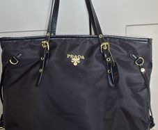 black tote bag