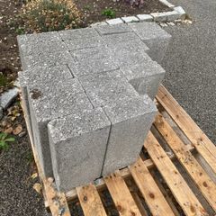 Solid concrete bricks
