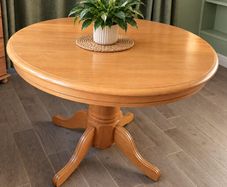 Round dining table