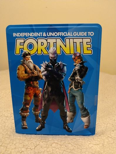 Fortnite Books and stickers in metal Tin case