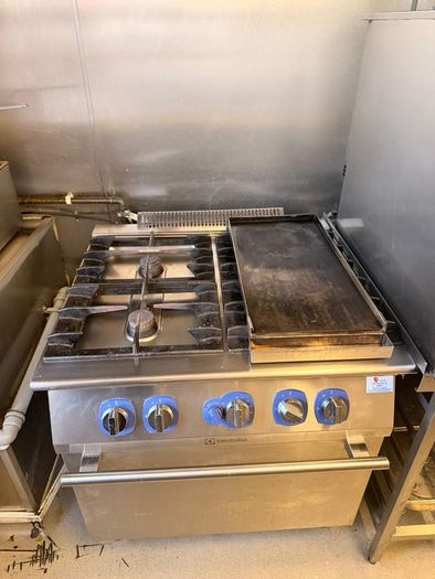 commercial gas cooker