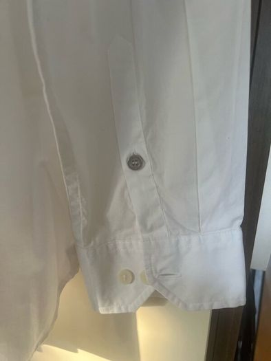 Calvin Klein gents shirt.. white.. slim fit