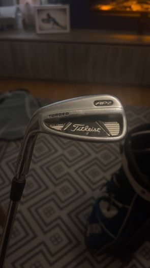Titleist ap2 left handed iron set.