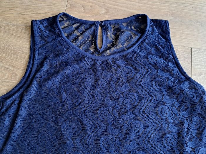 NEW Size S Top women