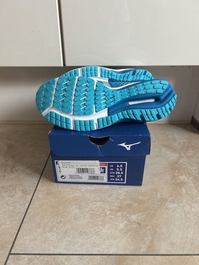 Mizuno Wave Rider running shoes junior 5.5