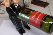 Wine bottle stand