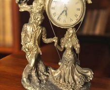 Vintage Dicaprio Quartz Clock Figurine For Sale