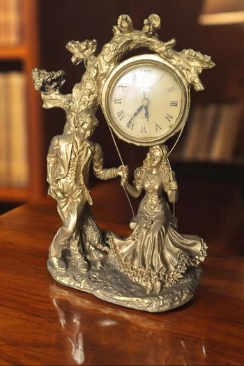 Vintage Dicaprio Quartz Clock Figurine For Sale