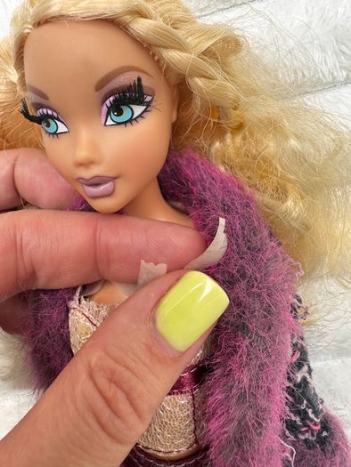 Mattel Barbie My Scene Goes Hollywood Doll Used Please see photos
