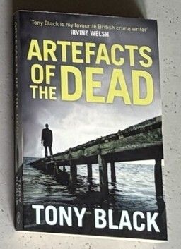 Fiction bundle, 25 books (Wolf Hall, Milkman, Pachinko, signed Sinead Crowley and more)
