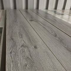 8mm & 12mm Laminated Flooring Ready For Delivery