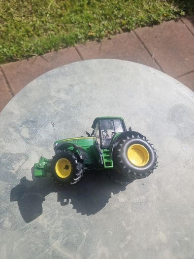 Britains 43150 - John Deere Tractor, 6195 M