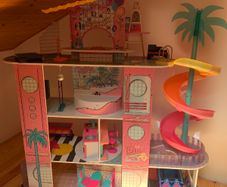 LOL Dollhouse