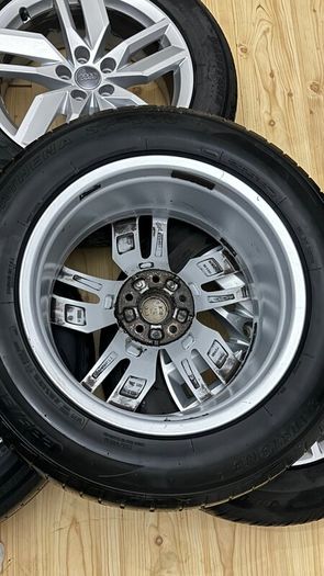 Genuine Audi Q5 18" Alloy Wheels & Tyres