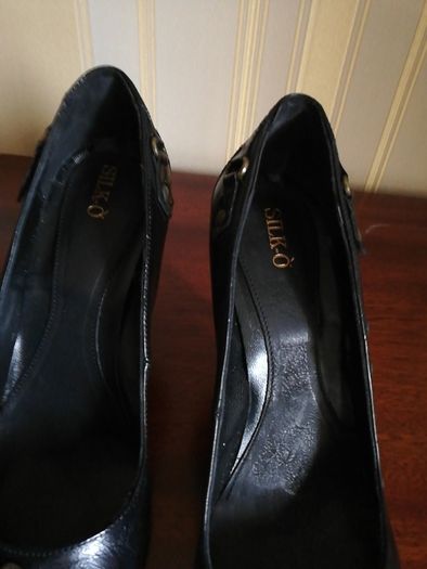 Ladies Shoes. Reduced To Clear.