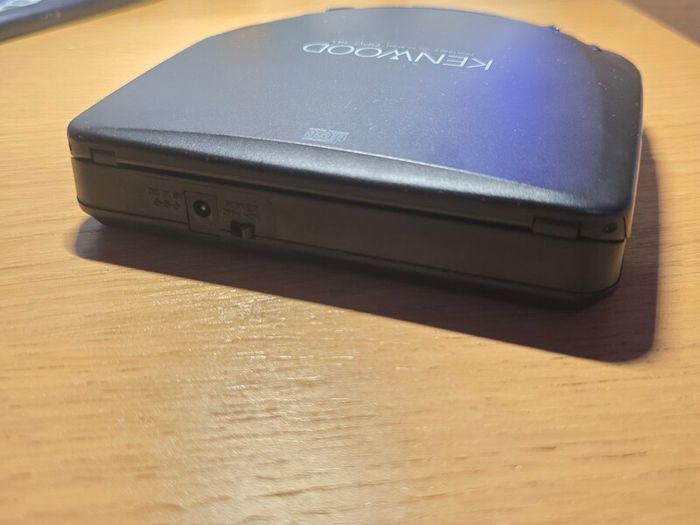 Kenwood DPC-141 portable cd player