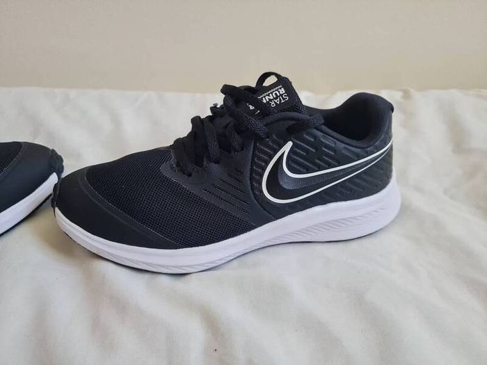nike star runner 2.0 Size 4 eu 36.5 black/white In like new condition