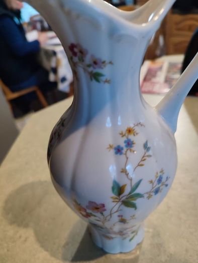 Lovely Vase Royal Porzellan Bavaria K P M Germany Handarbeit.