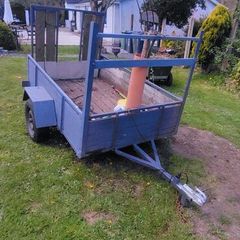 single axel trailer for sale.  { On hold )