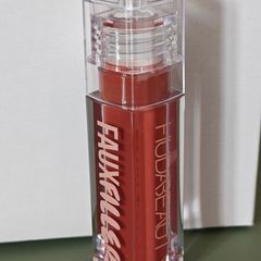 Huda Beauty Fauxfiller lip gloss