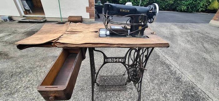 Antique Singer sewing machines x 2