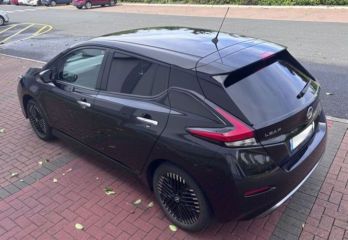 2025 Nissan LEAF SV 62kWh Cold Pack - Only15,800km