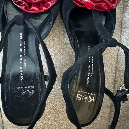Kennel und Schmenger black peep toe heels