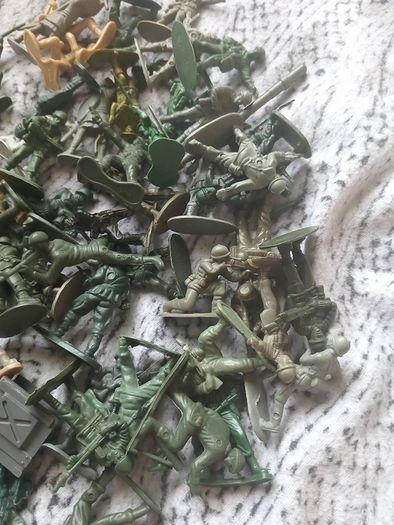 plastic soldiers