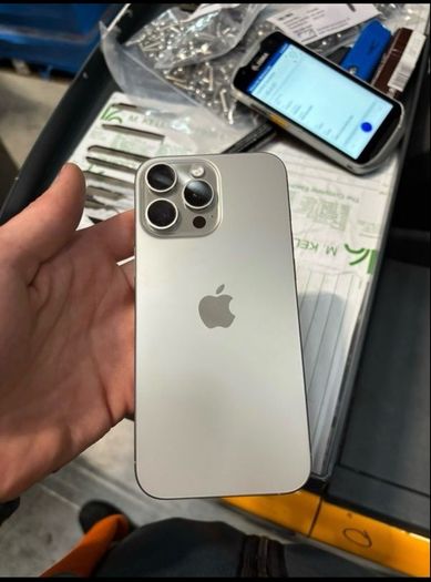 iPhone 16 pro max 256gb
