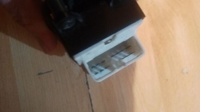 Toyota Corolla 97-02 RHD Drivers Master Window & Power Door Locking Switch 84820-12370 84820-12371