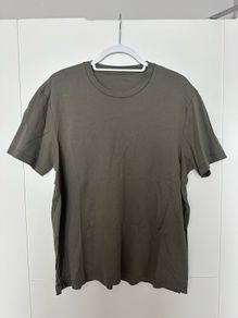 Massimo Dutti Men's Khaki Green T-shirt - size medium