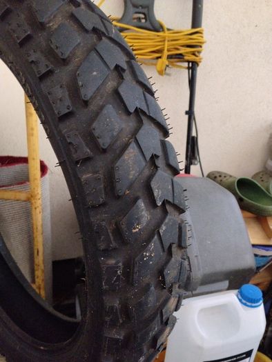 Motorcycle tyres