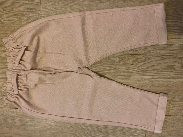 H&M joggers + free stick on earrings