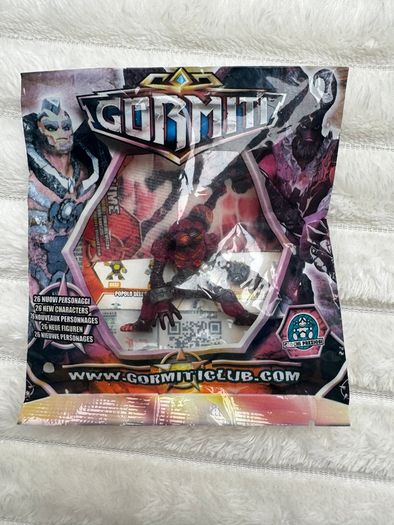 Gormiti Nature Unleashed Fume 2012 approx., 4 cm. Pack is damaged Please see pictures
