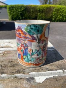 Chinese Qing Qianlong Famille rose Mug