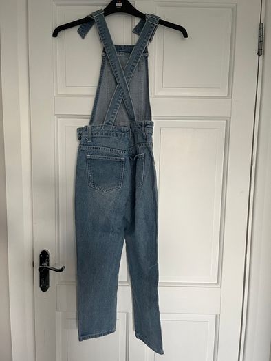 Hollister, Pull & Bear, Zara jeans and dungarees Age 9 - 13 years (Free girls clothes bundle for first buyer to offer asking price on this)
