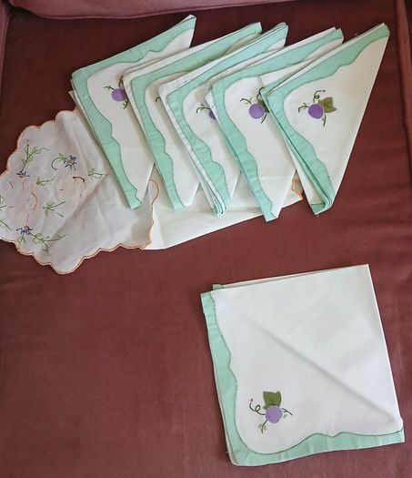 Luxury set of tablecloths for party