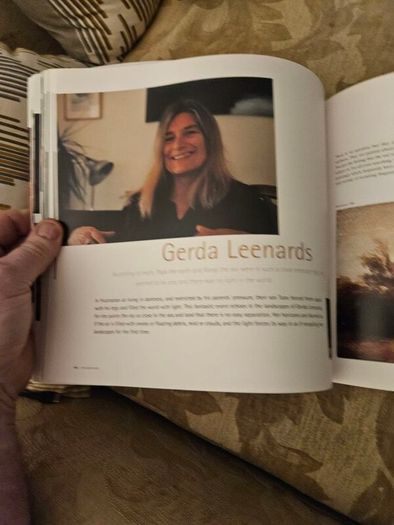 The Food Of Art. New Zealand Painters And Their Food. By Keith Stewart. Photographs By Craig Potton. First Edition Large Volume Paperback In Good Condition.  See Photos For Same.