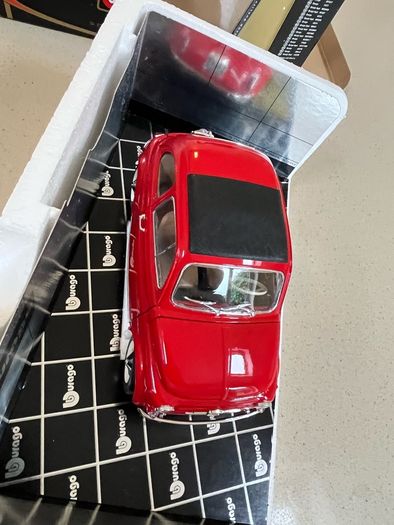 Fiat 500 L 1/18-1/16 Burago