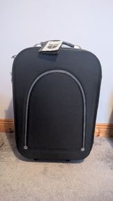 Medium suitcase