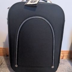 Medium suitcase