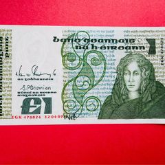 Ireland  1 Pound  12 / 4 / 1989  ( Uncirculated ) Pick 70